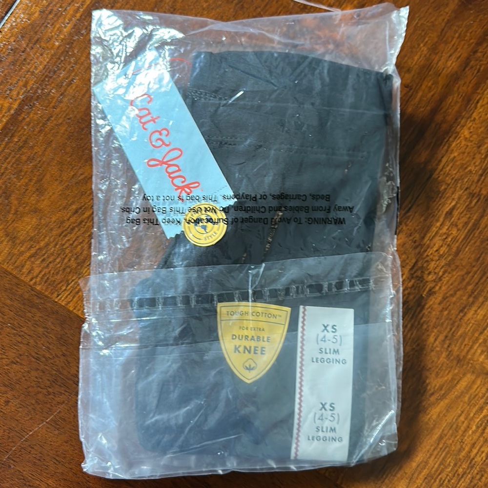 NWT- Cat&Jack- girls slim leggings. Black